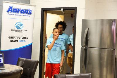 Aaron's, Inc., a leading omnichannel provider of lease-purchase solutions, and its divisions Aaron's and Progressive Leasing, surprised teens on Wednesday with a newly renovated Keystone Teen Center at the U.S. Bank Boys & Girls Club of Cincinnati. As part of Aaron's three-year, $5 million partnership with Keystone, which inspires teens to "Own It" by taking ownership of their choices to build the lives they deserve, Aarons associates have remodeled 20 Keystone Teen Centers across the U.S. (PRNewsfoto/Aaron's, Inc.)